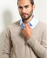 Pull col V en cachemire beige pour homme